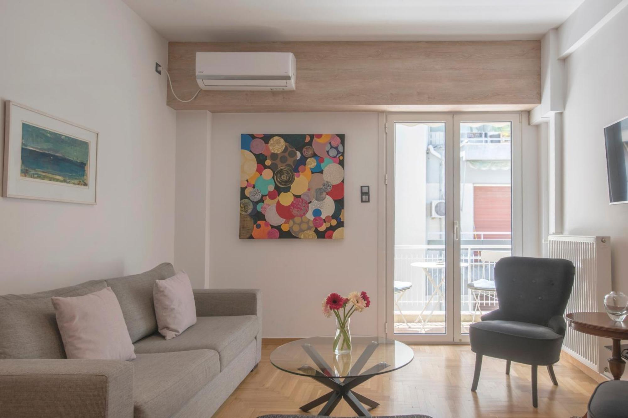 Delightful Stylish Two Bedroom Condo In Hip Area Of Central Athens Exterior photo