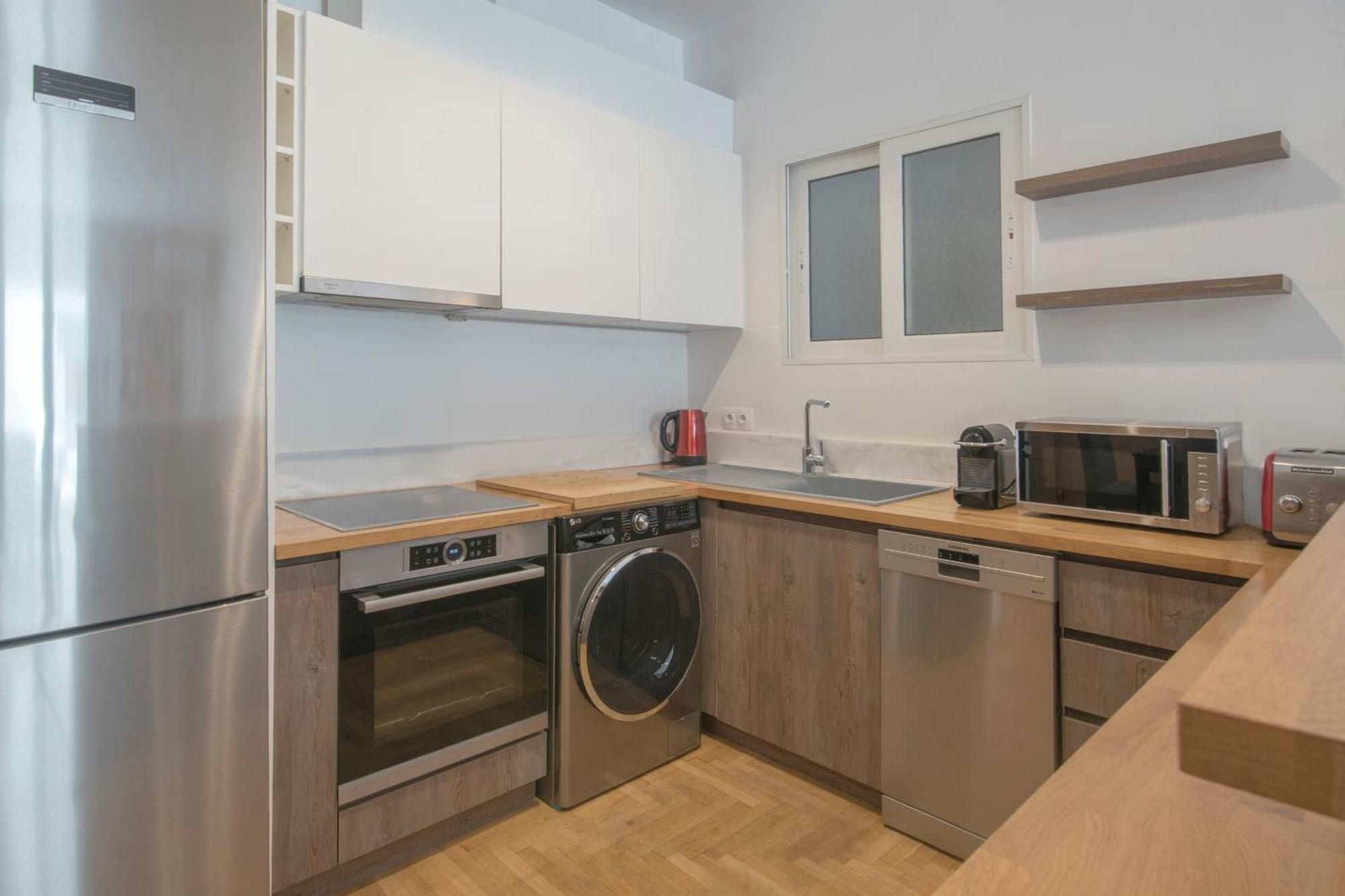 Delightful Stylish Two Bedroom Condo In Hip Area Of Central Athens Exterior photo
