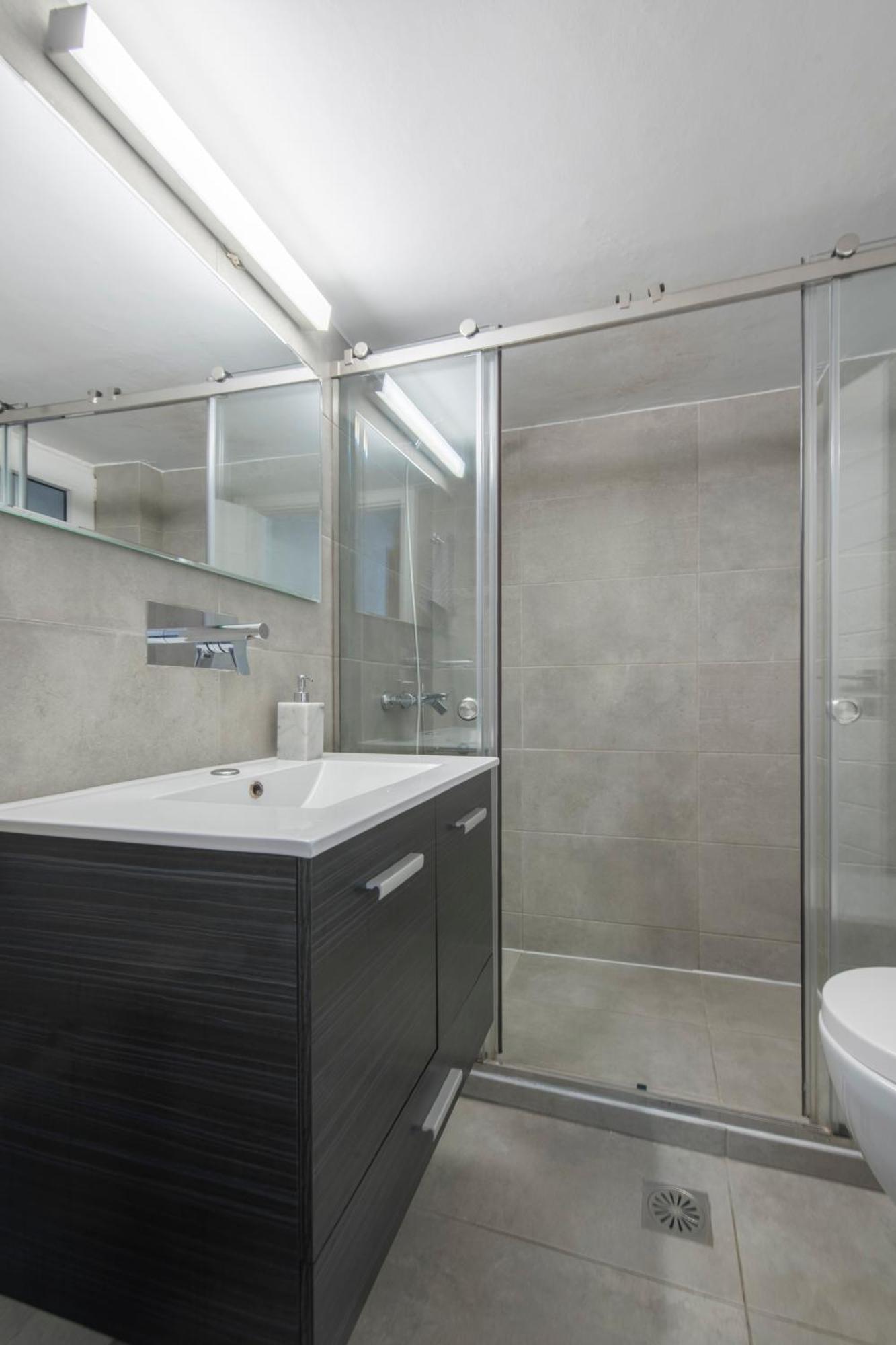 Delightful Stylish Two Bedroom Condo In Hip Area Of Central Athens Exterior photo